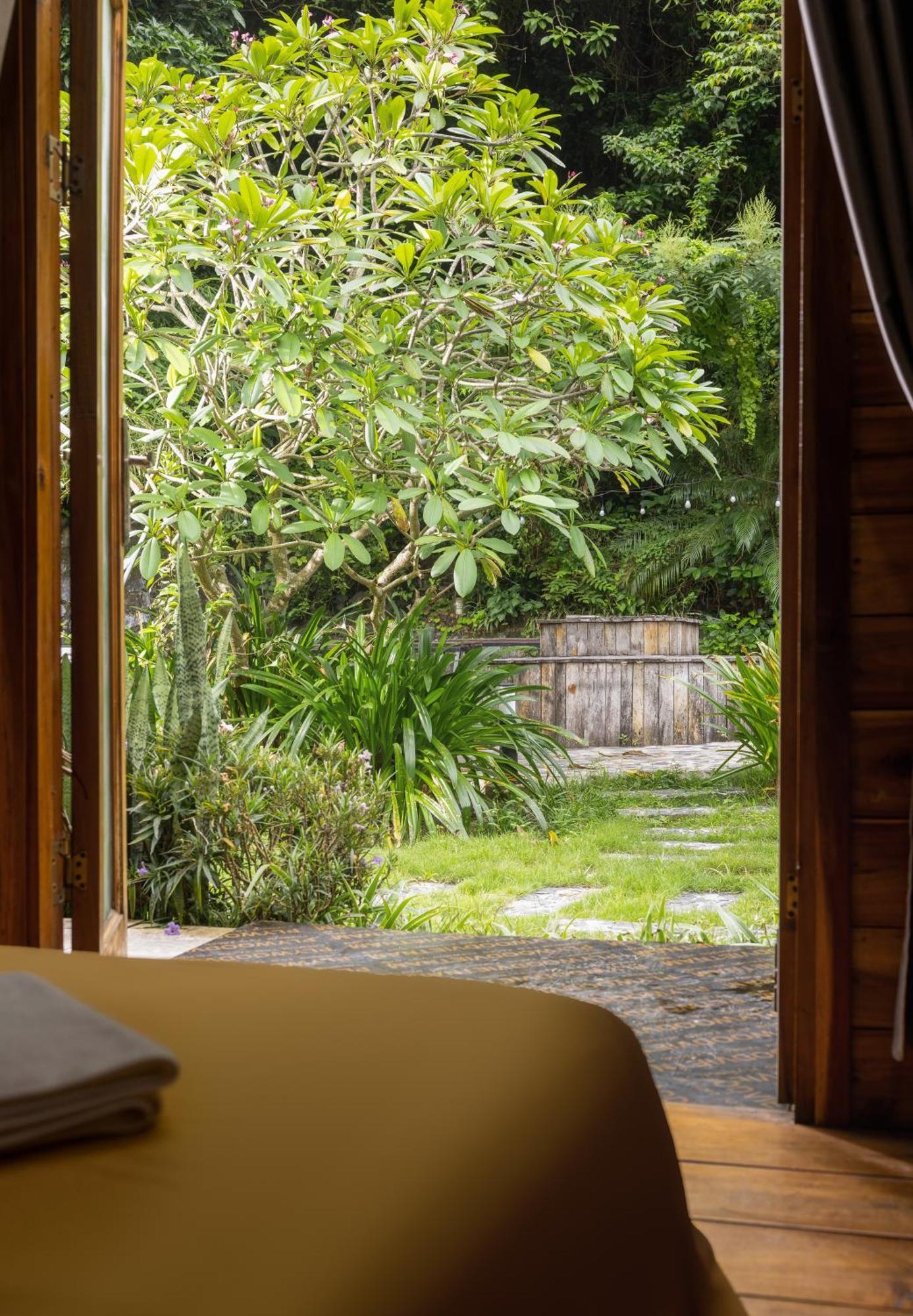 Catba Backpackers Hostel & Pool Bar Chan Chau Exterior foto